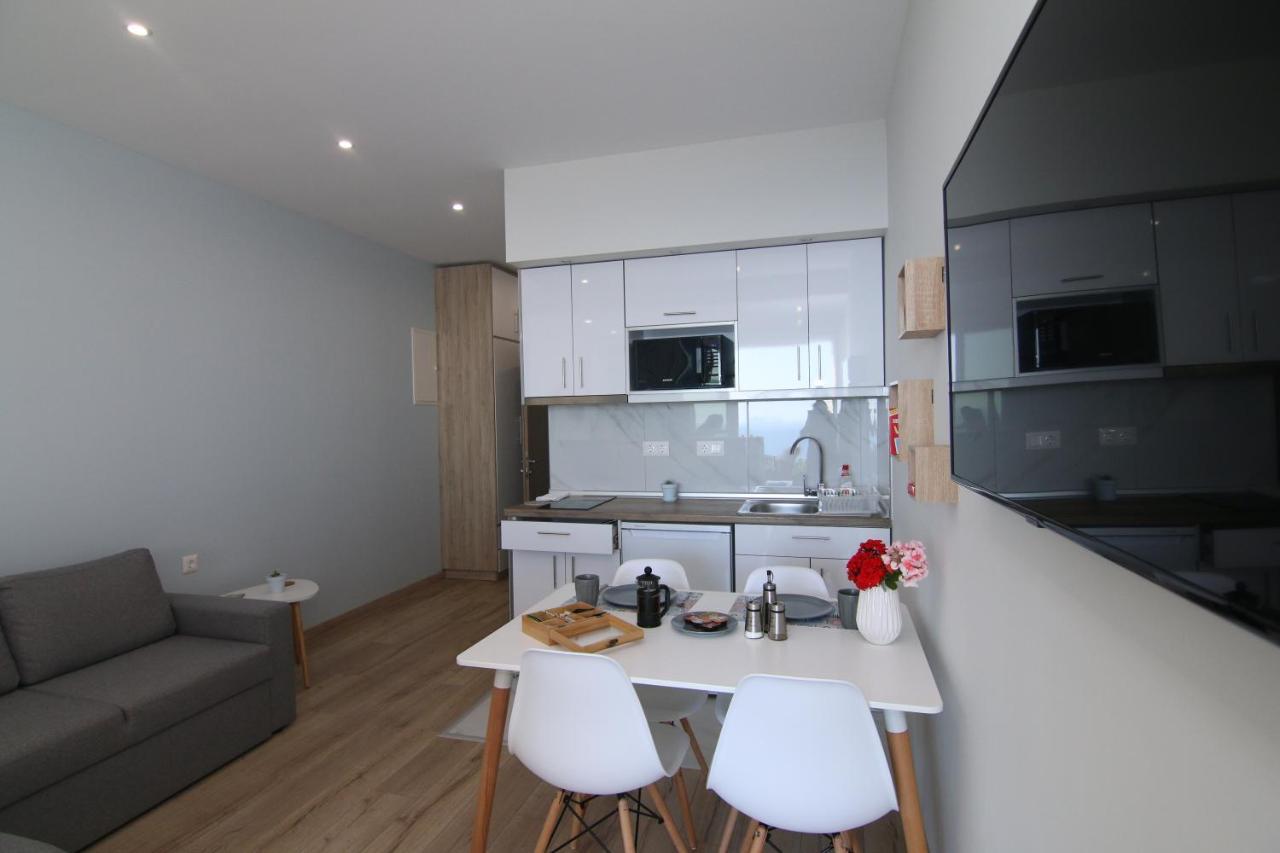 Lakones Deluxe Suites A Exterior foto