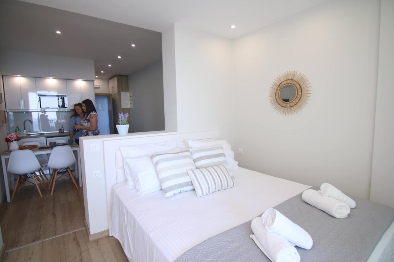 Lakones Deluxe Suites A Exterior foto