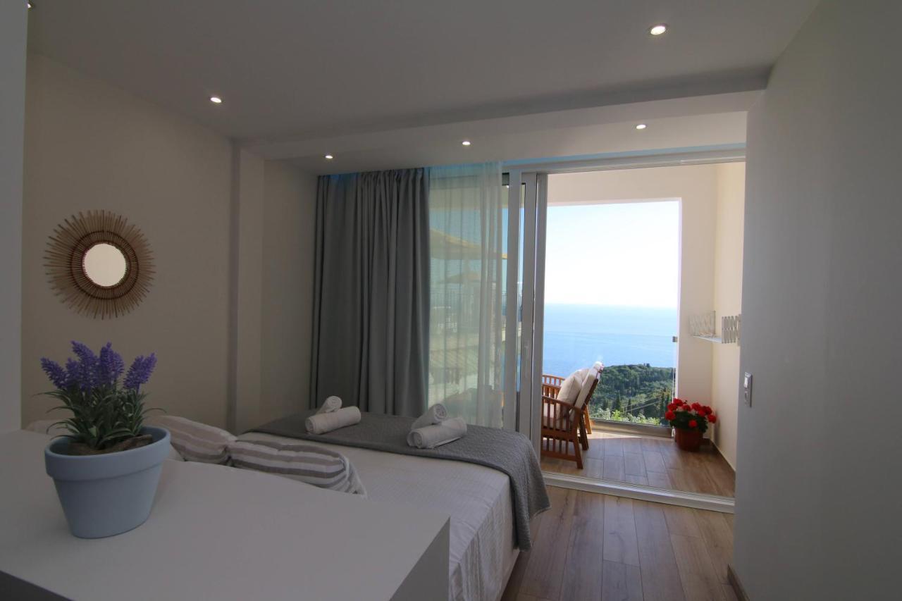 Lakones Deluxe Suites A Exterior foto