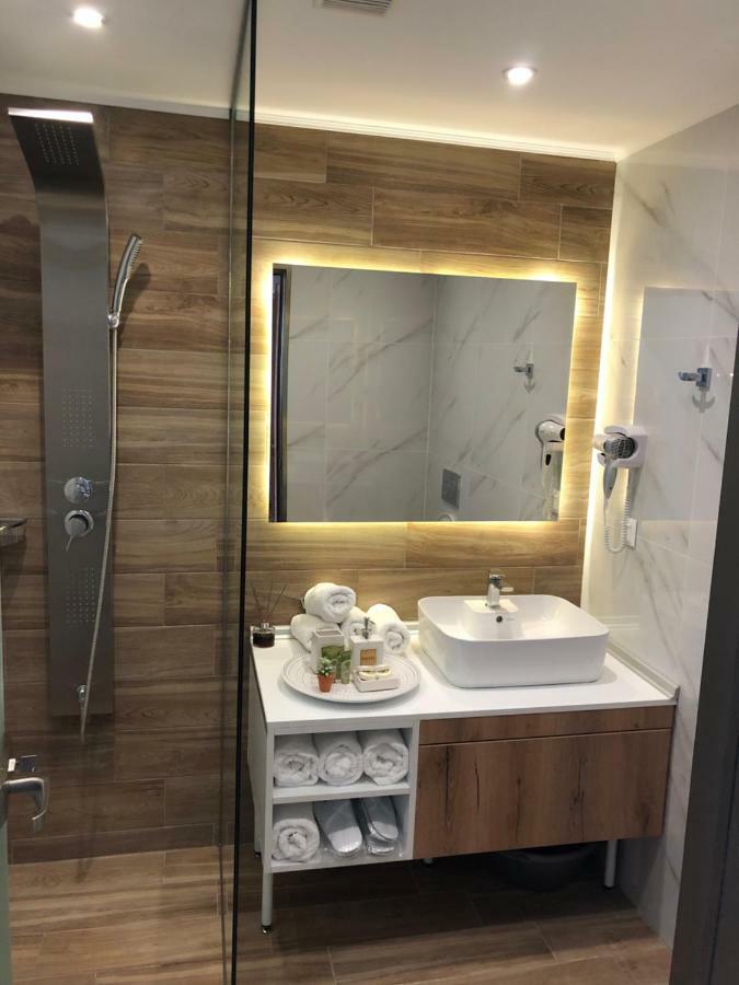Lakones Deluxe Suites A Exterior foto